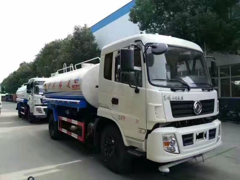 12噸(12方)東風(fēng)專(zhuān)用底盤(pán)綠化灑水車(chē)價(jià)格