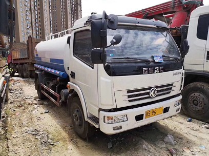 二手帶手續9噸灑水車轉讓,18年的車,玉柴150馬力!